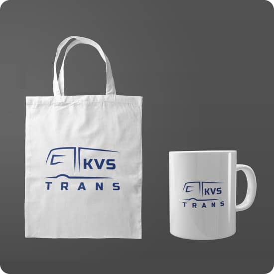 Пакет та чашка з розробленим логотипом для компанії KVS Trans, яка займається транспортними перевезеннями по Україні