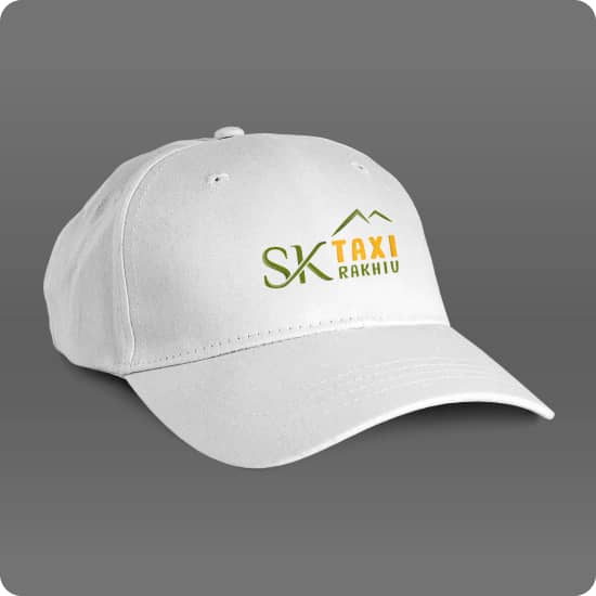 Кепка зі створеним логотипом для фірми SK Taxi Рахів